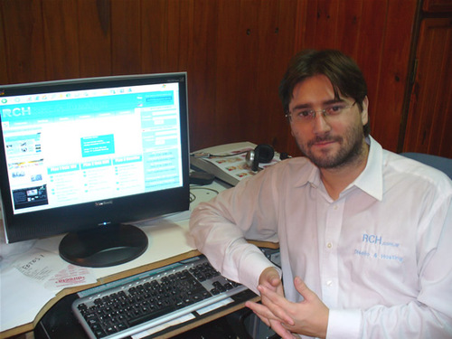 redcomser's profile picture. 