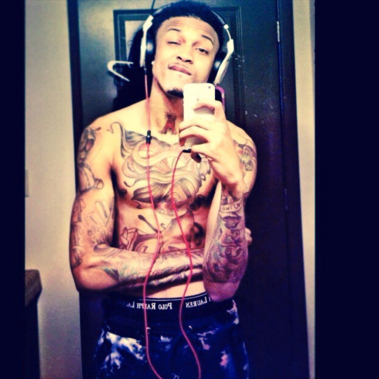 Music is what life sounds like.. Here to inspire.. #TeamAlsina Parody Account Parody Account!!!