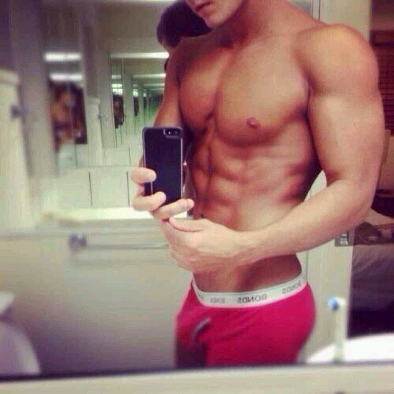 19 \\ ex ana trying to tone & bulk up // new to all this // avi is not me