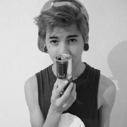 KillMeNowX's profile picture. ....