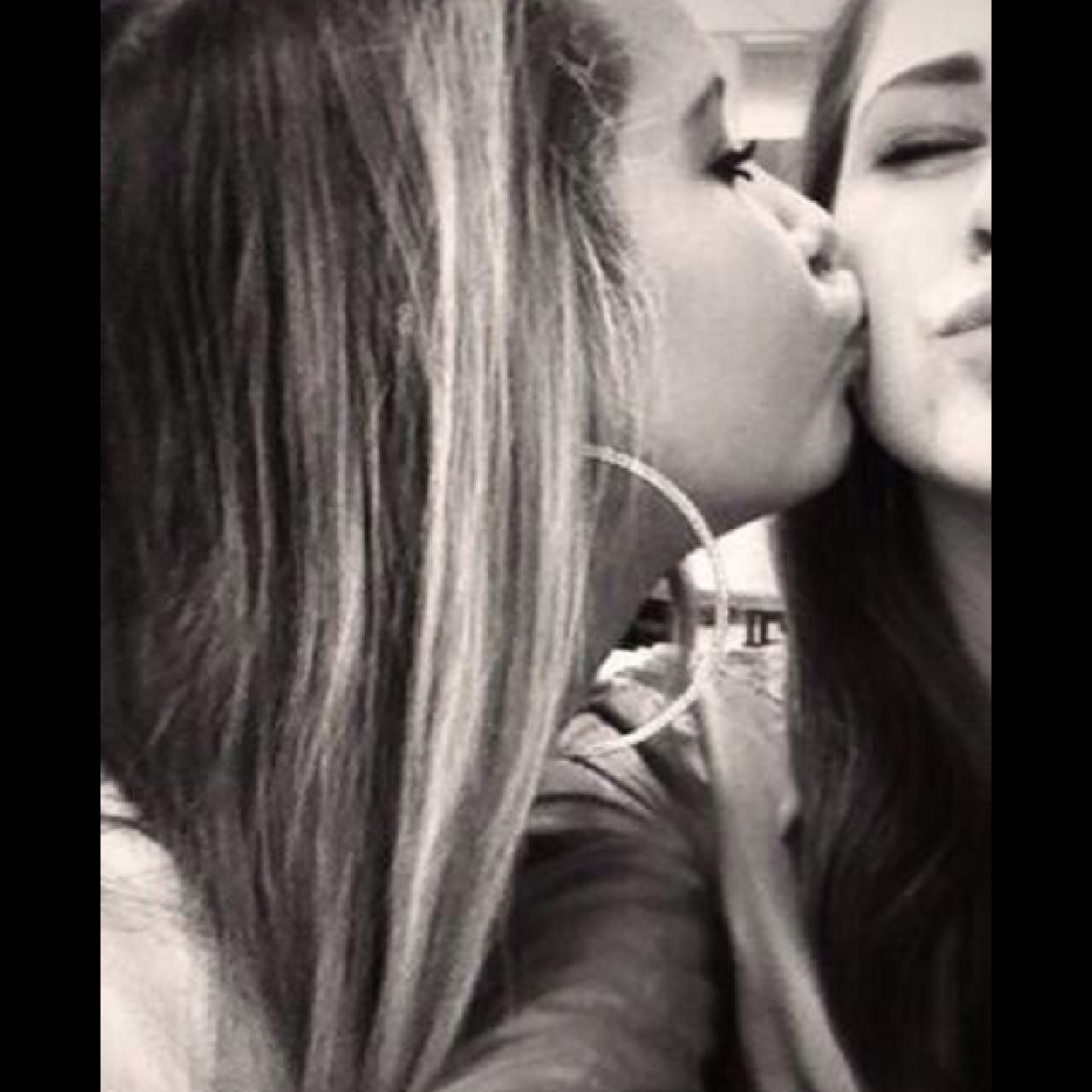 Myall, My bestfriend, My twin, My siss iloveher @LOVEEKEVIN_ ♡
