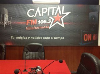 Tabasqueña por amor y conviccion,24 años de locutora y 11 de estar al frente de diversos medios en radio y television ,conductora de AL INSTANTE en 106.3.
