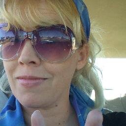 Antique Dealer, Book Seller, and Crazy Quirky Chic! No expectations! No disappointment!!
