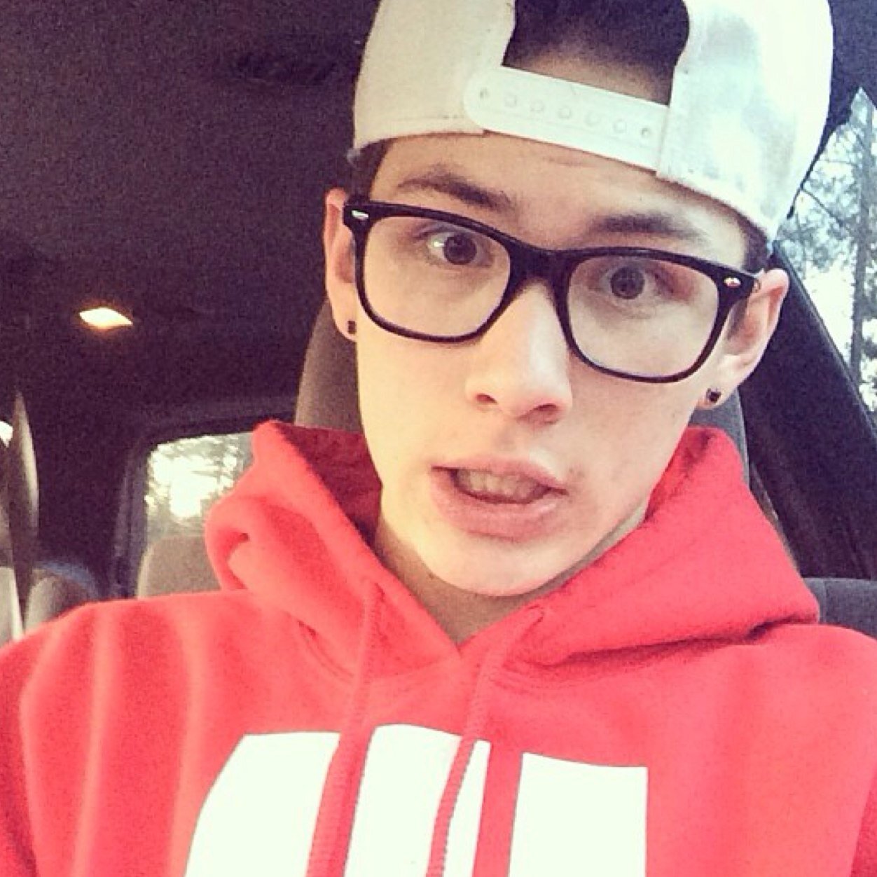 FOLLOW @BUBBLYMAHONE_ SHELL FOLLOW BACK !! ❤️❤️❤️❤️