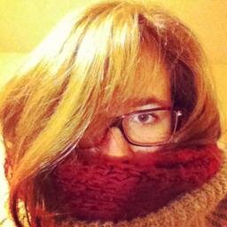 Amante del Interné. Viví en UK. Soy una mezcla entre Arya Stark, el burro de Shrek y Cerebro (de Pinky y Cerebro). Tristemente ex-jugadora del @torrefemenino.