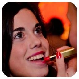 Tere, graduada en ADE y cursando master en Marketing Digital. Pasión por viajar, la moda y el marketing.