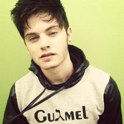@CHRIS_LEAO Te amo muito,os momentos que vivi e vivo com você por mas que não seja de perto,são muito especiais!Oficializado 25/02/2012 as 22:00hrs