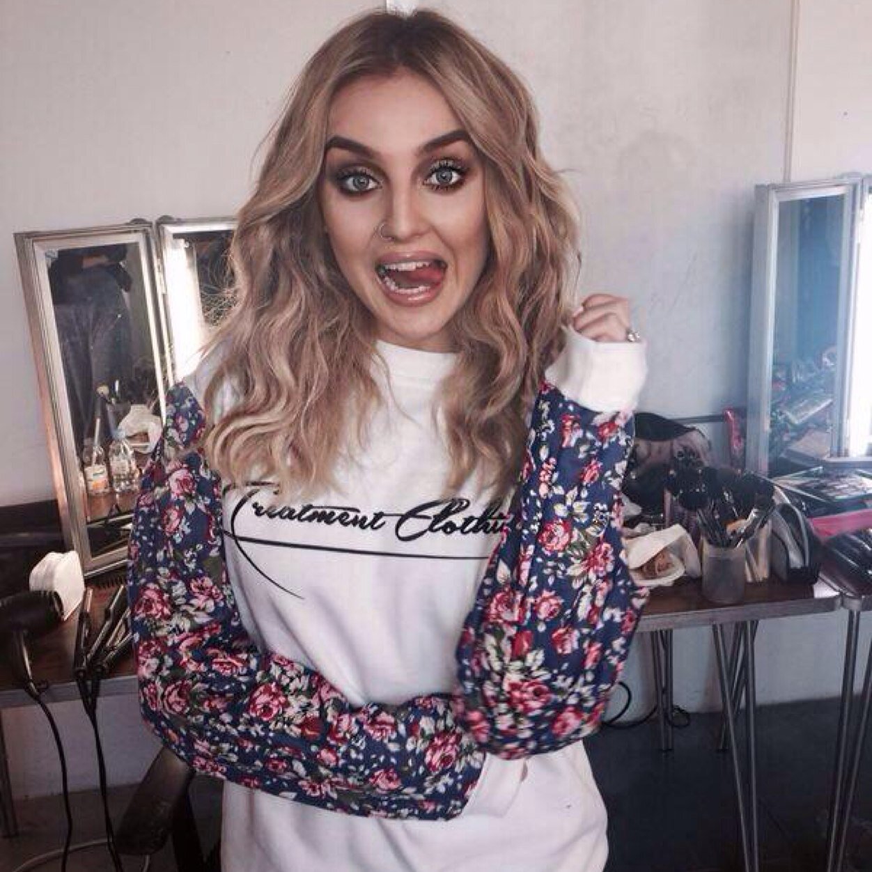 A new Zerrie Update Account, Hoping to bring you all the latest news to do with Zerrie,One Direction and Little Mix :)