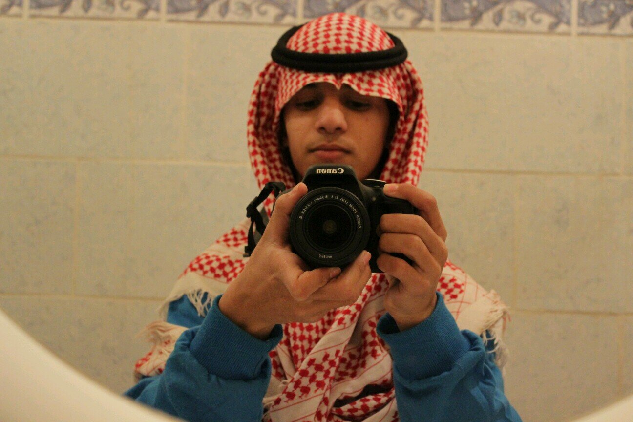 ‏‏‏# kik:foofoo__1998
# PIN:73DEB835
# ansta:fawaz_albgmy
[مصور _ مصمم ] 
لست الافضل ﻻكن اطمح لذلك
والله ولي التوفيق..♡' كل الصور من تصويري♡*