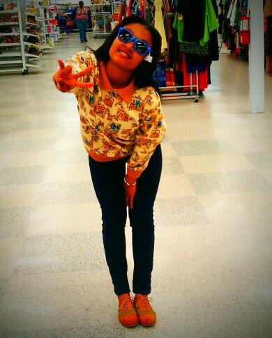.Guhh im helping (YO) nigga get rich or die trying.  & bxtch he spliting it w/ me  .