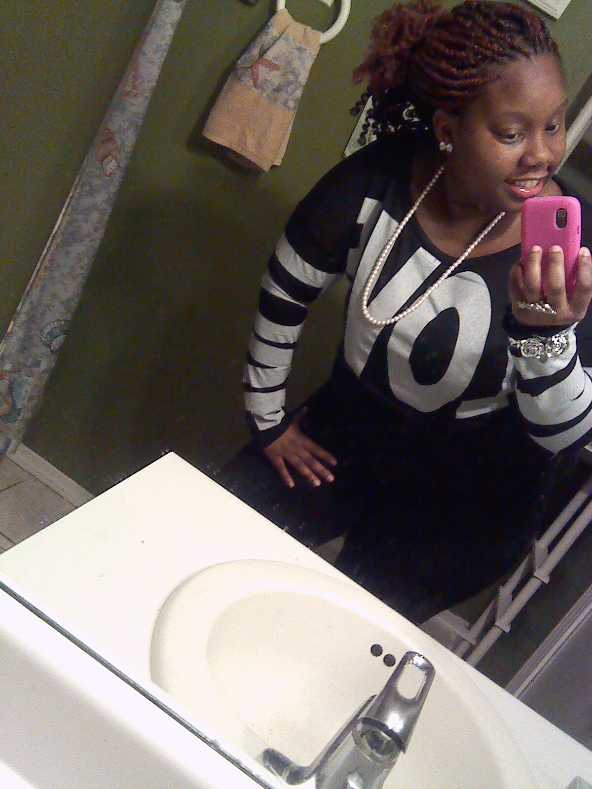 ~ Its simple . Two words explains it all, TASHA'BEE ! Follow mee &' ill follow back .