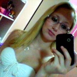 Gaucha.. 17 Anos,Sagitariana,Gremistaa..  Adc lá https://t.co/JWuicSSbXB