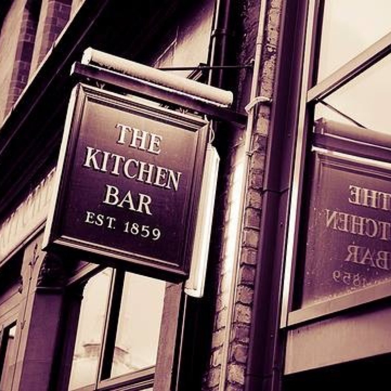 REAL ALE,REAL FOOD,REAL FRIENDLY The Kitchen is a Vibrant bar in Belfast city centre! Call in for a meal or a pint and see for yourself!