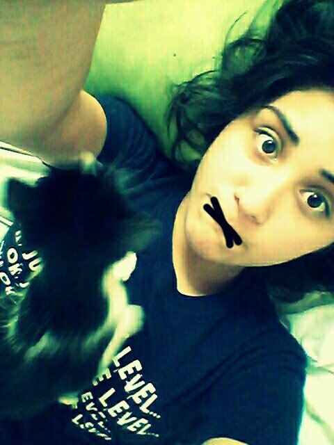 lachiopio's profile picture. una chica rara.