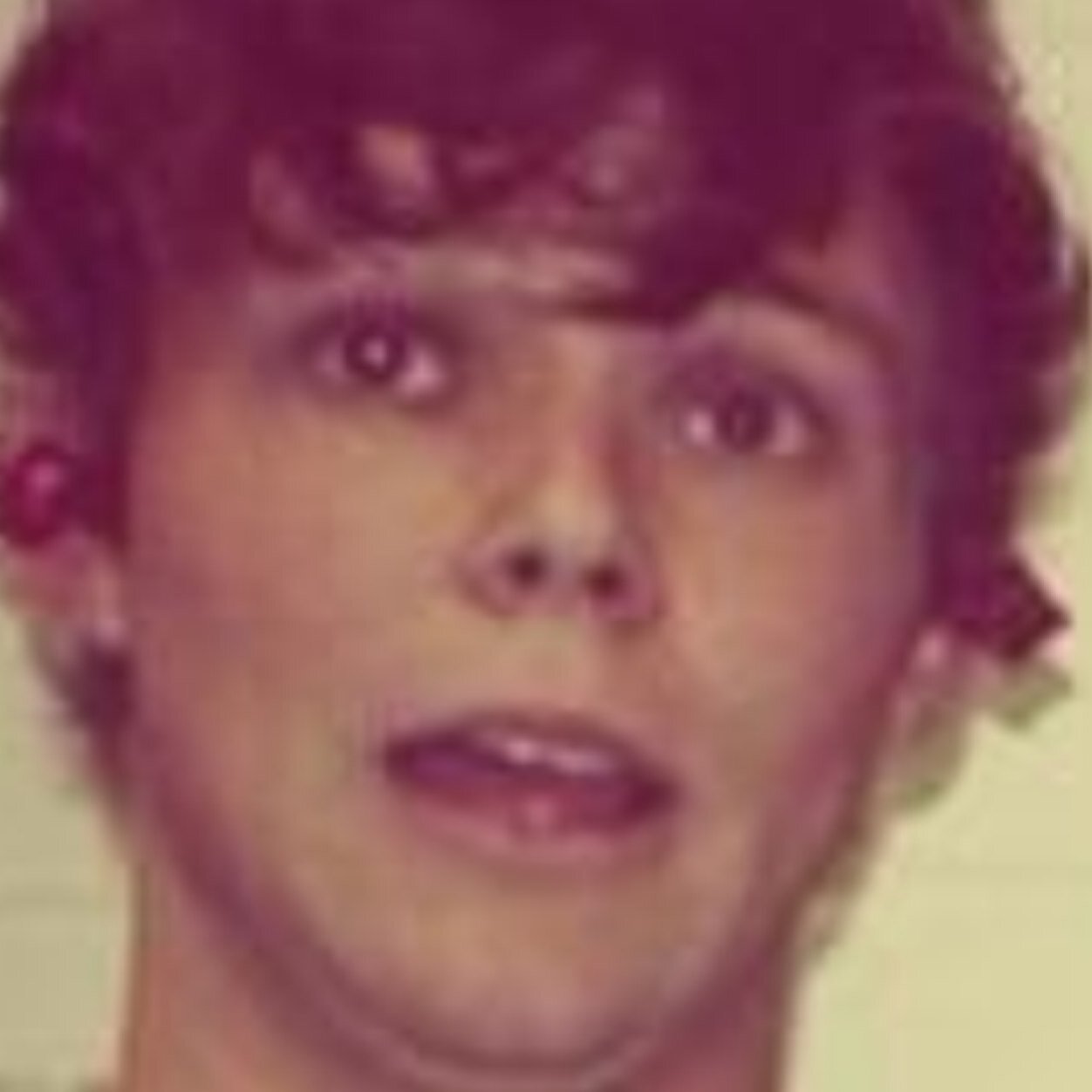 ashtonfletchup's profile picture. dont follow /// follow @clichemmings hmu