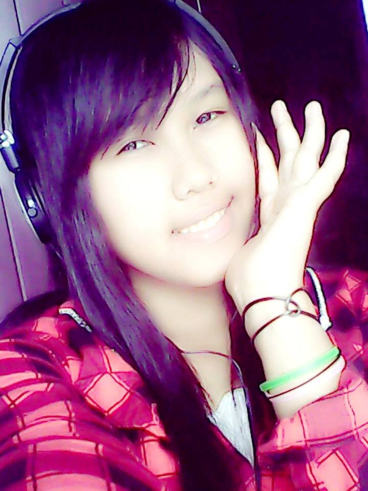 hai minna!! ^•^

i'm Miki (@,@)
but..
in indonesian's name : Diah Hidayati
in japanese name : Sakura Miki [^•^]

yoroshiku ne.... :)