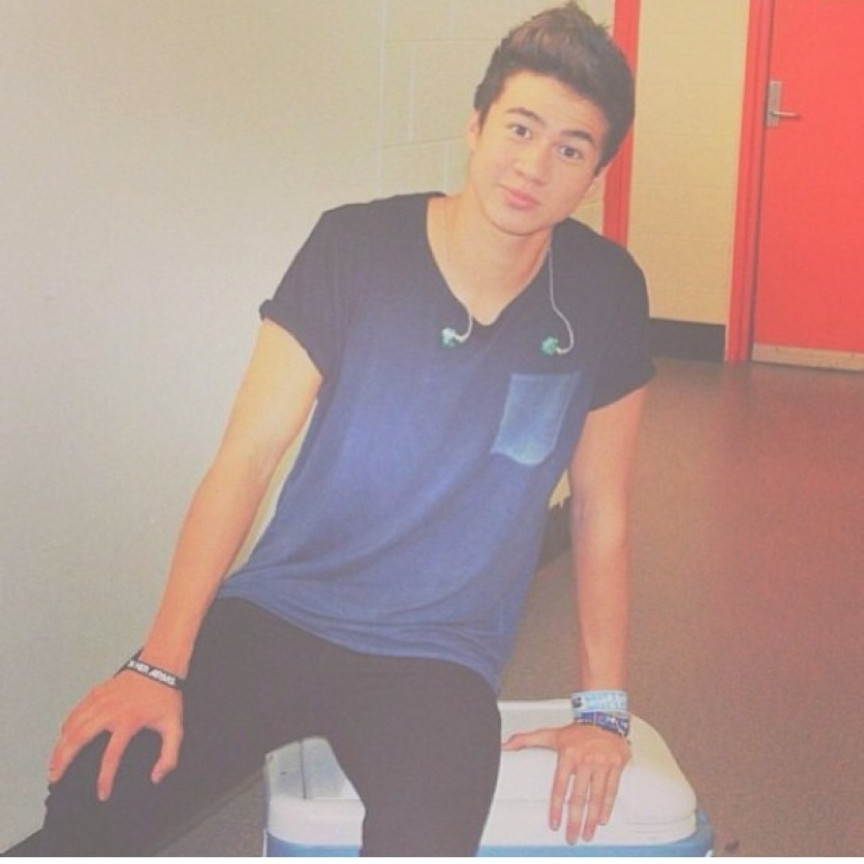 17 year old Calum at his best. An account run by @Perkie19