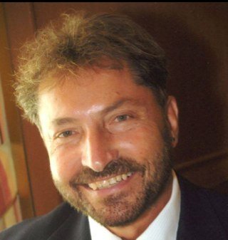 PeterVasdi's profile picture. Gay