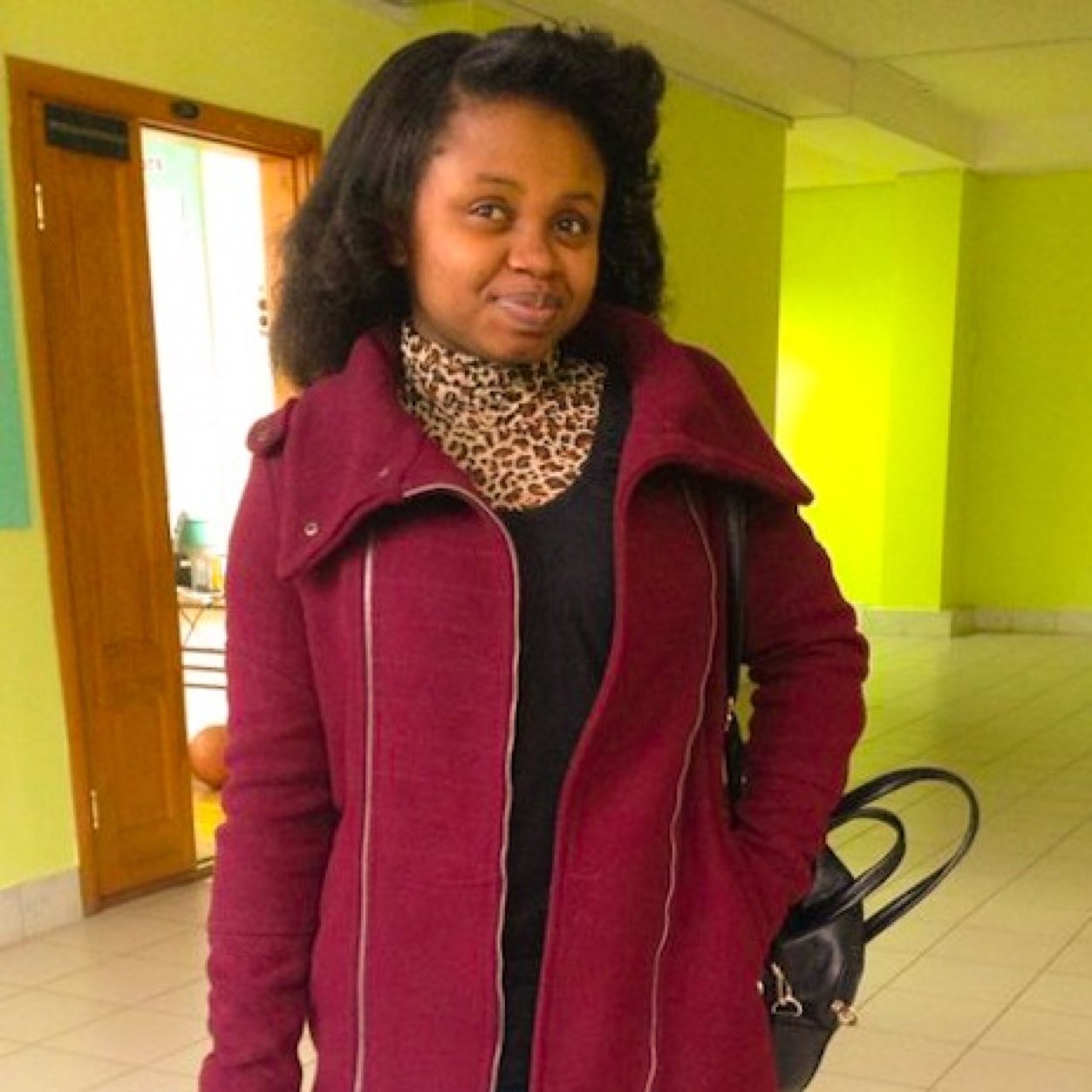 elavese's profile picture. 