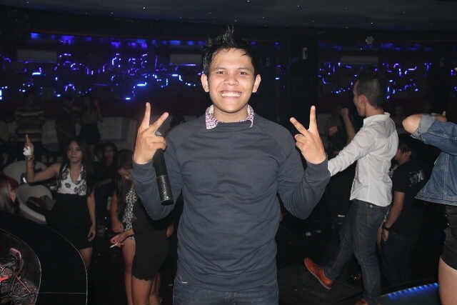 Shooting Behind Mic for UNITED MANAGEMNT | For Booking 089610654017 / Pin:23348DB5