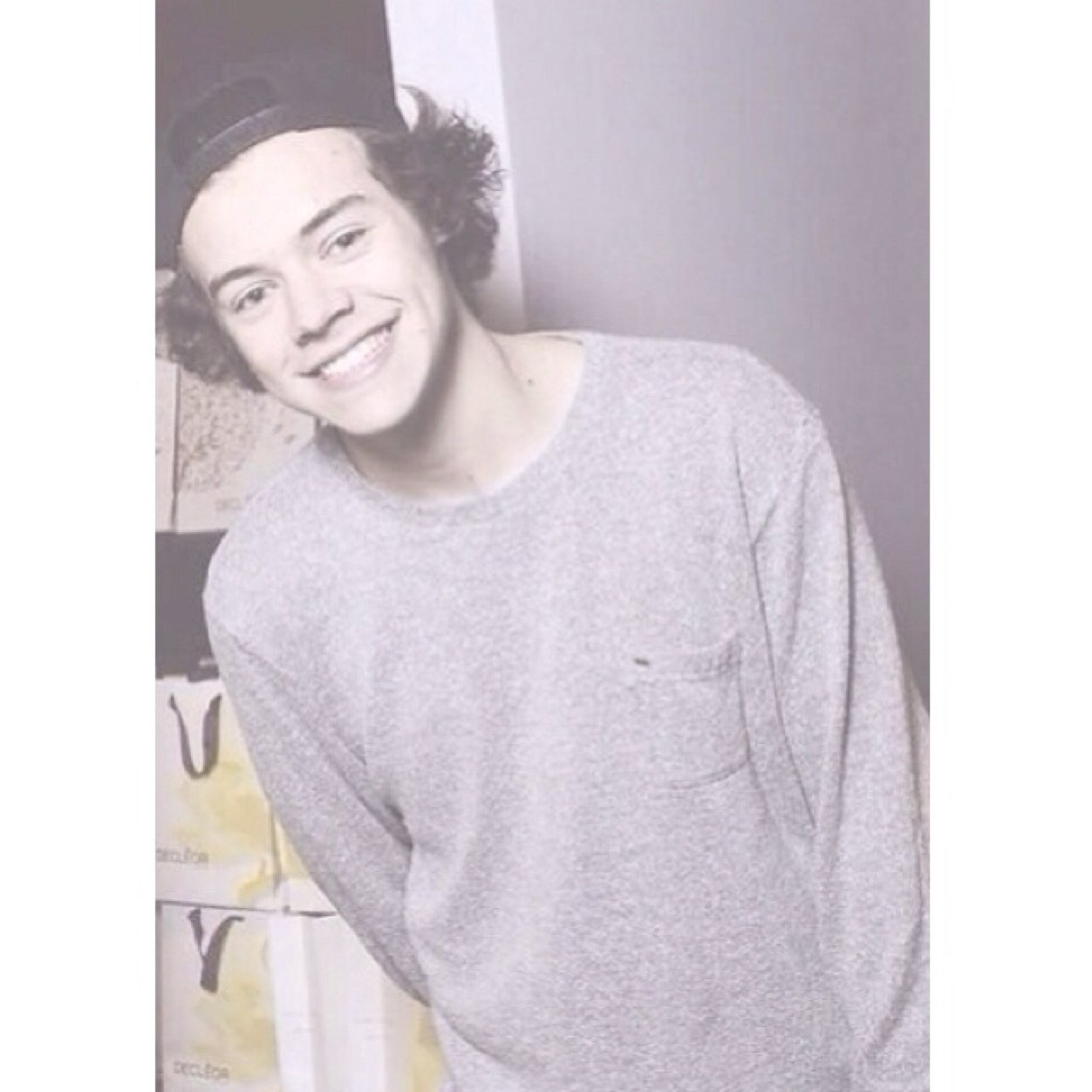 follow @ultimatenarry ♡♡ ily