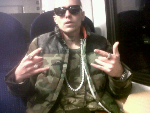 Louimane™Louie V Artist  REDLIGHTGANG I make it snow Call it Loui Sossa.Tm
