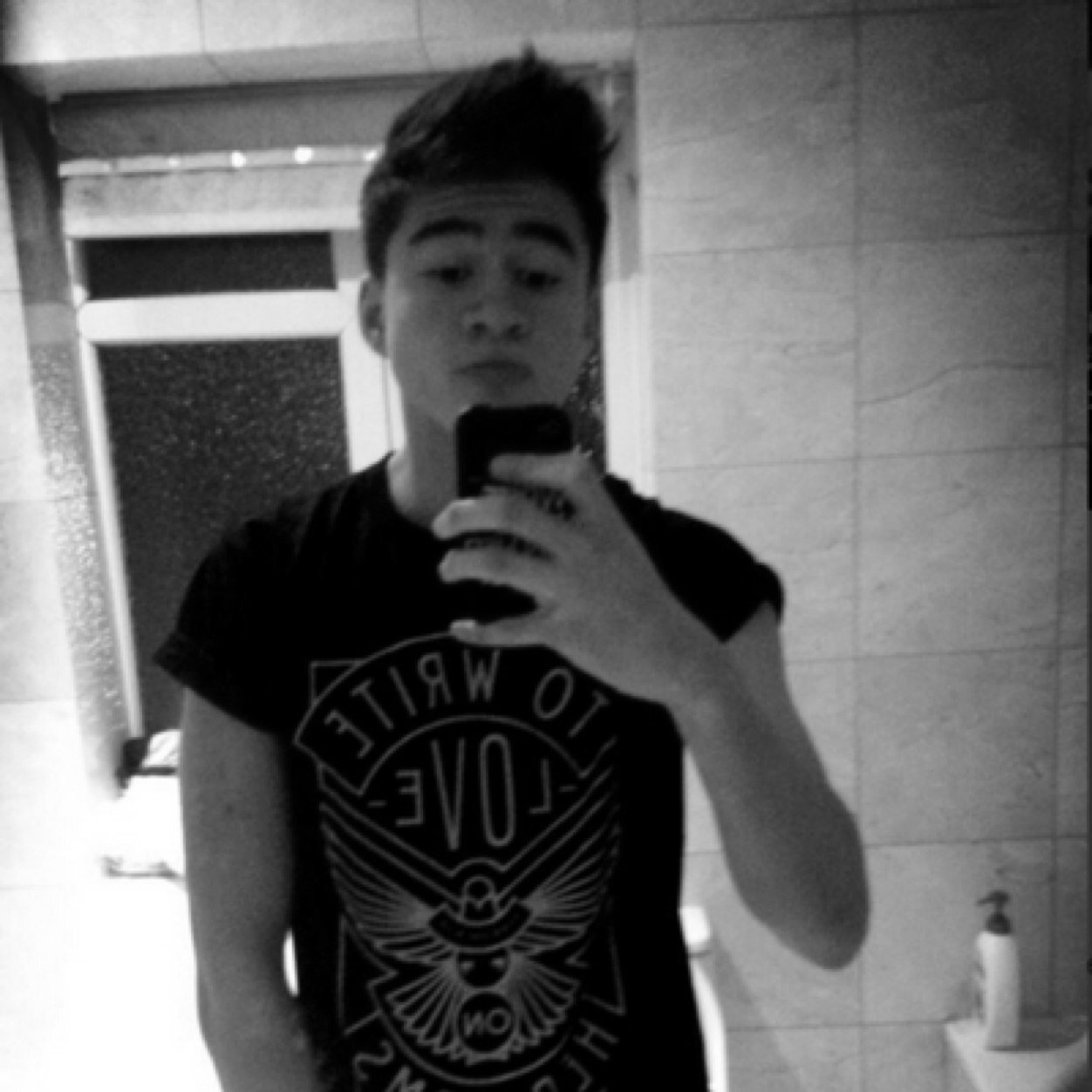 Just some fans trying to bring 5SOS to Lebanon ! Follow us, and ask for a follow back