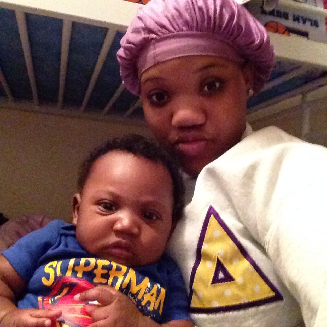 mom2kingsmith's profile picture. 