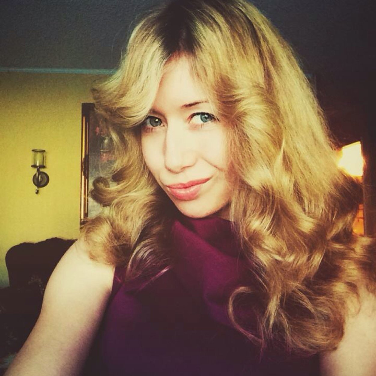 I'm cute, crazy, cool and a bit of a nerd... what's not to love? ;)