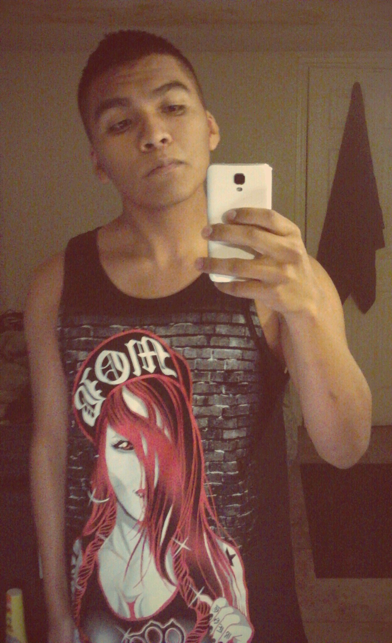 legitkingover1's profile picture. First I shook a million hands then I took a bunch of pictures
I hope this feeling last for fucken ever 
High above the clouds like who goin to touch me now ^_^