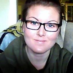 Hay i'm anne and i'm slightly obsessed with music and youtube.                 FOB, MCR, SWS, PTV, BMTH, Damon Fizzy, Dan and Phil