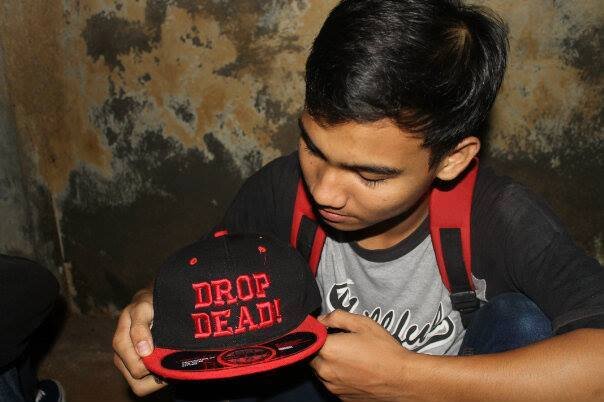 vocalis di ASDERA PREDATOR bergenre METALCORE.
 download lagu kami disini !!!!
 http://t.co/LGECTYwPbL