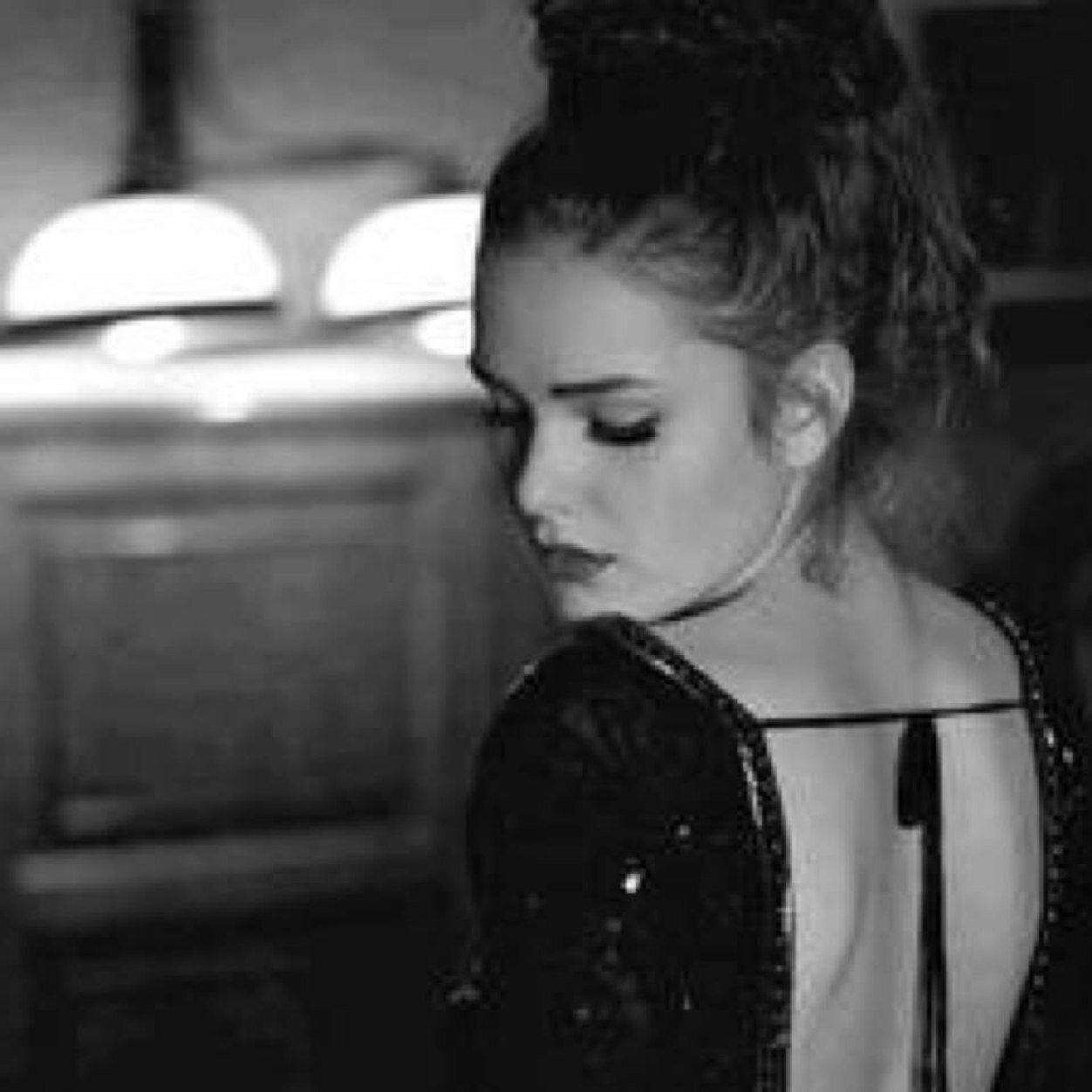 bjbghhn's profile picture. وَباتتْ مُبتسِمہ رُغم ما تَحمِلہ خَلفهَا مِن أحزَان ، فقَط لأنهَا تُؤمِن بأنّ غداً أجمَل ..♡