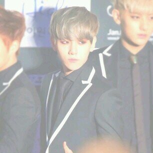 give free follows to @cuddlewithsehun pls bby tysm