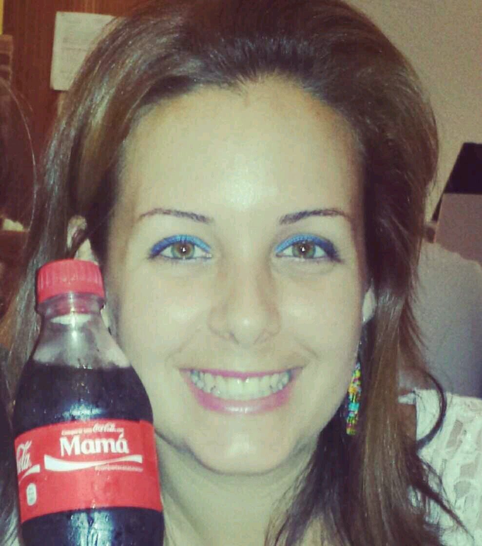 Jennitoledo's profile picture. 