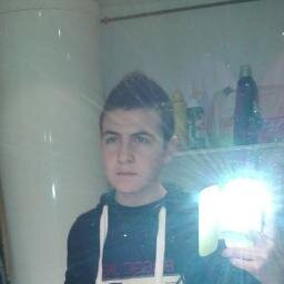 Joueur decerto ps3 actuellement F/A je suis smg jai 14 ans . Pseudo LOL : teddyM . PSN : Braw_R_00