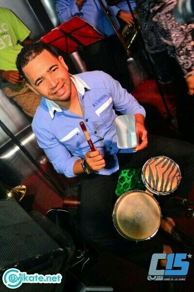 Musico percusión..he pertenecido a varios grupos d salsa y merengue d RD...bongosero d la ORQ..de salsa chiquito team band....