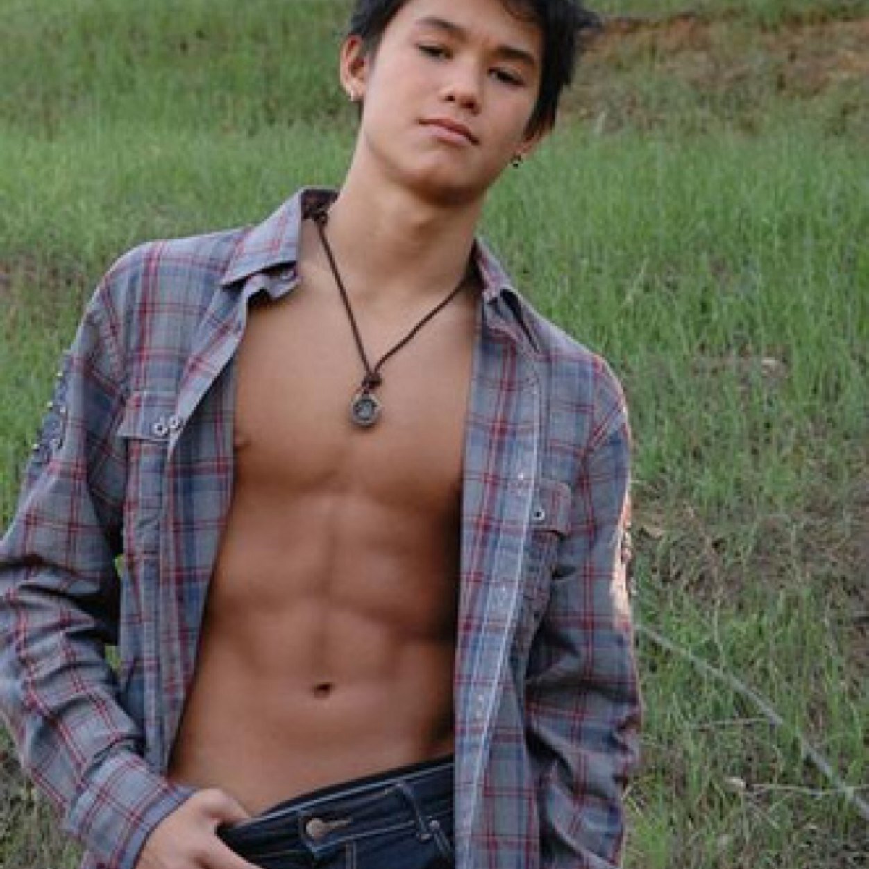 MotercycleJack_'s profile picture. 16| I like motercycles, cars, trucks, music, art, acting, ext. V1: engaged to @ShiningWaterRiv V2: single V3: single