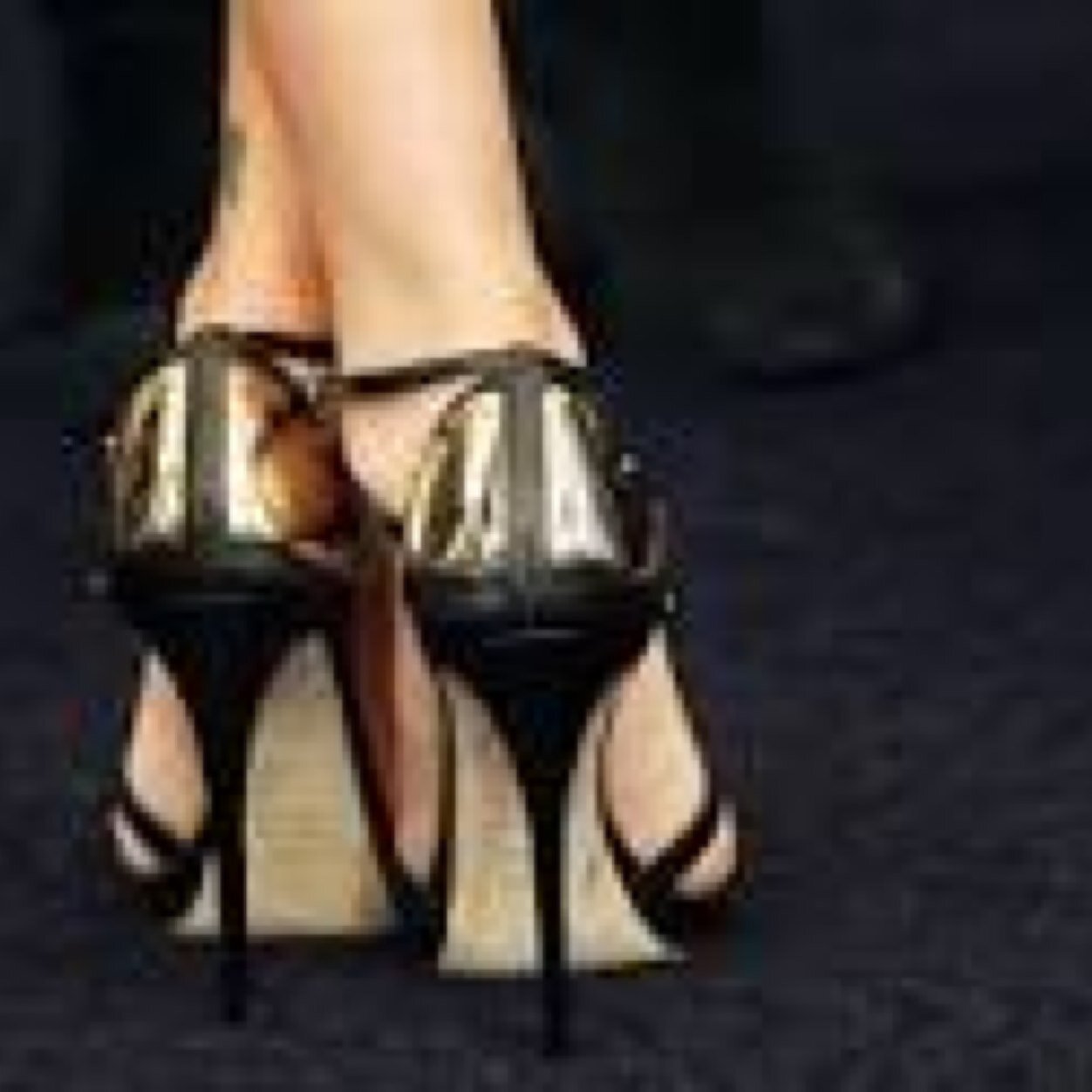 We soften the experience of wearing your high heels so you don’t have to compromise your style to keep your feet happy