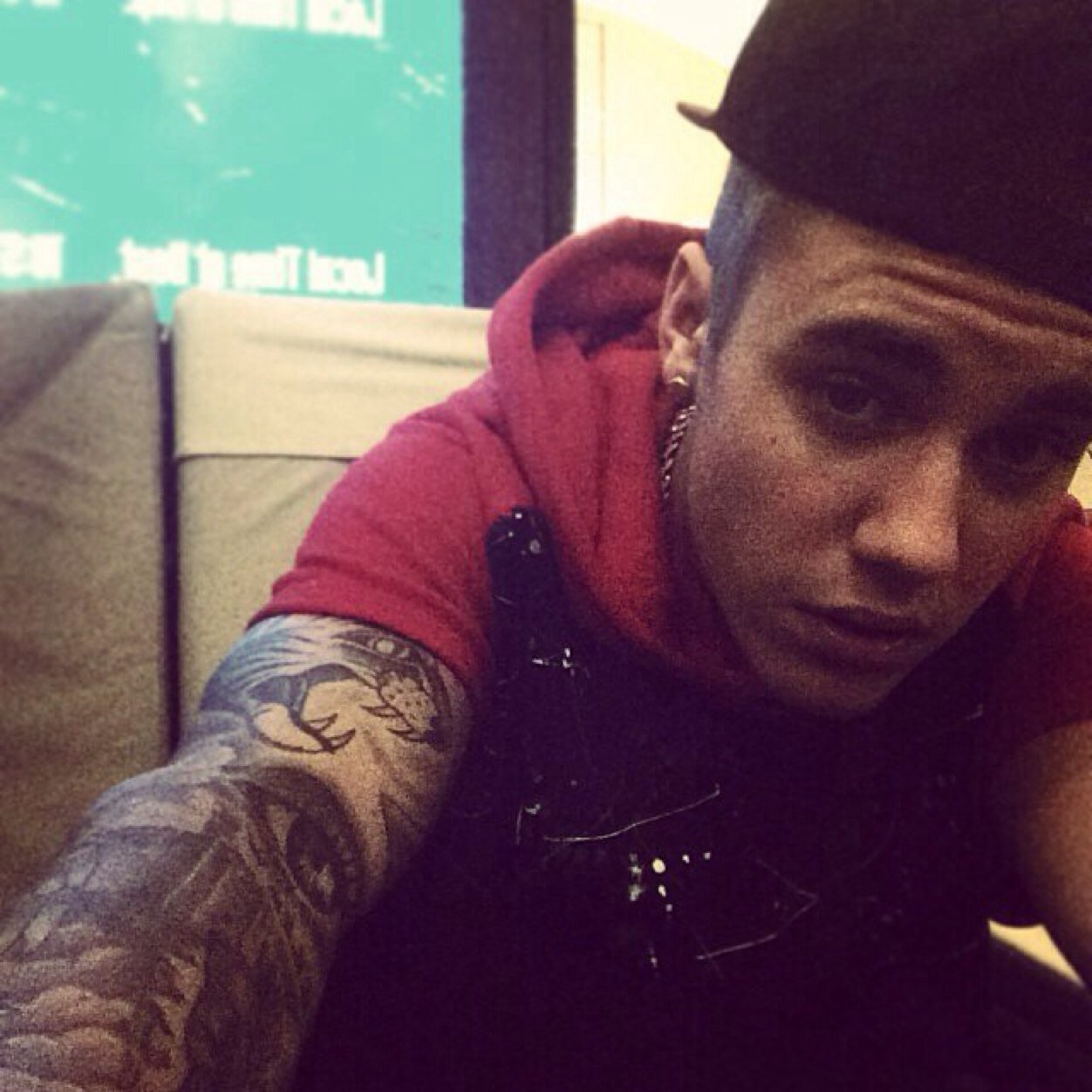 Please FOLLOW @boybelieberfav