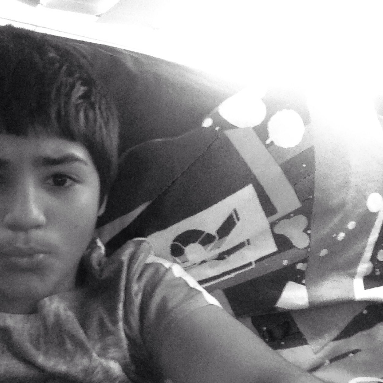 Hey im PHILIP Ari is my babe Love ya all Follow me ari @ArianaGrande