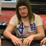 JUGADOR DE POKER y GRANJERO (pollos)