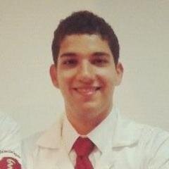 Estudante de Odontologia, compositor, cantor, guitarrista e violonista.