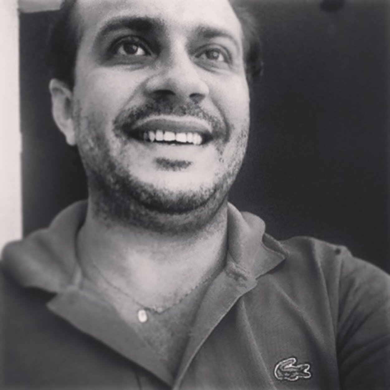 Casado,três filhos uma esposa linda e maravilhosa.Mercearia do Elias.