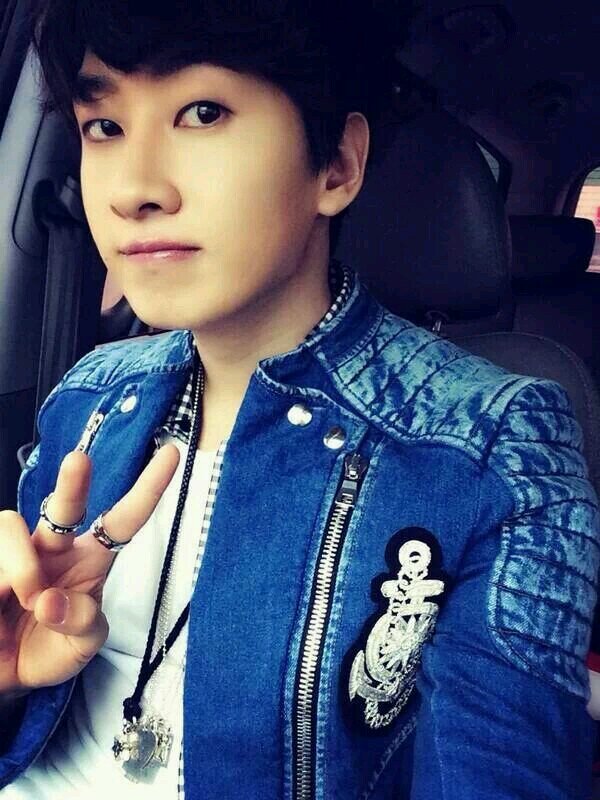 Namira imnida, 00line. Fan Girl twttr acc:) Ever Lasting Friend! #TEAM86 #SUPERJUNIOR ^^ Mention for followback;)