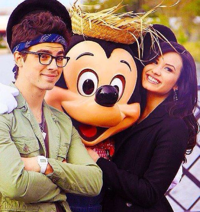 Jemi is perfect together! They must be together again! ❤ Thanks for follow!