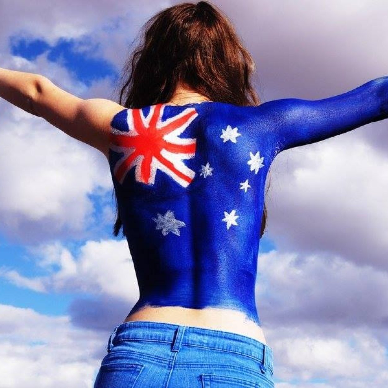 AmicaToAll's profile picture. Cant stand fake-assed small talk..its got to be open & honest! Crazy for them @U2 boys ❤I'm a mum, I adore my girls..& their quirky obsession with @OneDirection