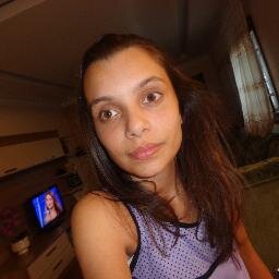 Estudante, gosto de ler, passear com a família e com as amigas, e de escutar músicas  pop,ver tv e filmes.Sou Dulcete e amo RBD amo Vondy 3 
 Asi soy yo  ^-^