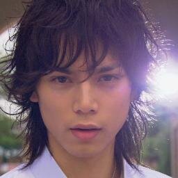 水嶋ヒロが大好きで映画、ドラマ、テレビ番組などを毎日チェックしている水嶋ヒロオタクです。