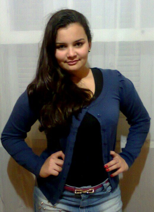 Quem vive comigo sabe...
Quem convive comigo sente...
Eu amo poucos,mas esse poucos podem apostar,eu amo muito.